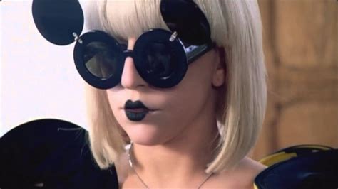 lady gaga big sunglasses|lady gaga sunglasses paparazzi.